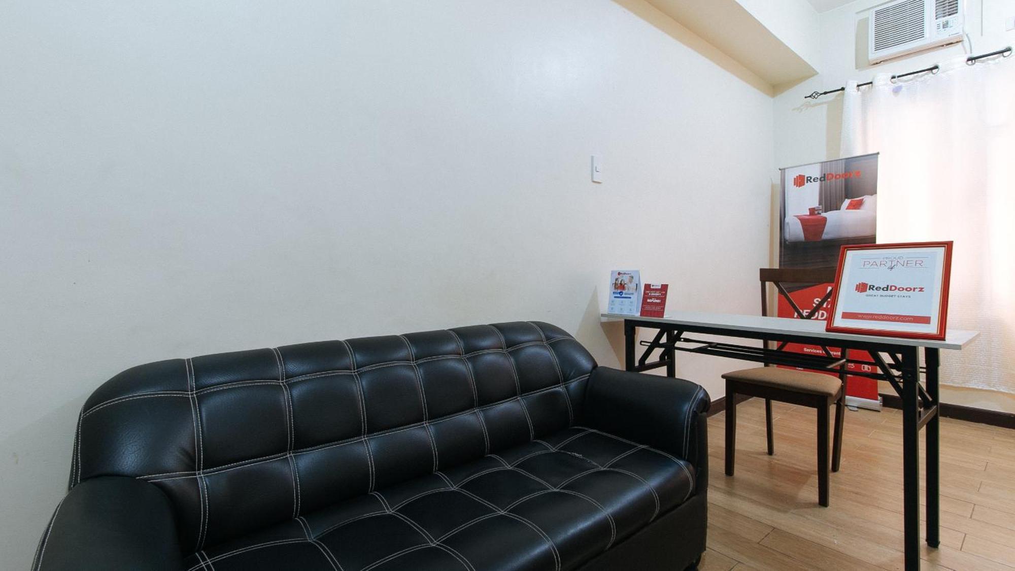 Reddoorz At David'S Travellers Inn Cavite General Trias  Exterior photo